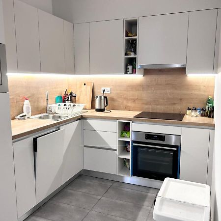 New 2022 Family&Friends Downtown Ac 3Br 2Ba Free Parking Big Balcony Near Metro&Train Station Self Check-In Apt Budapeszt Zewnętrze zdjęcie