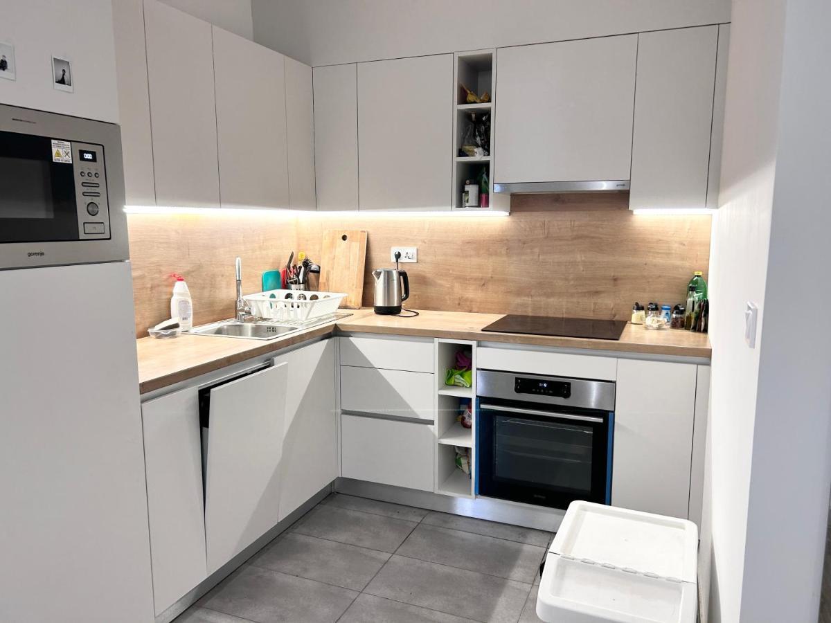 New 2022 Family&Friends Downtown Ac 3Br 2Ba Free Parking Big Balcony Near Metro&Train Station Self Check-In Apt Budapeszt Zewnętrze zdjęcie