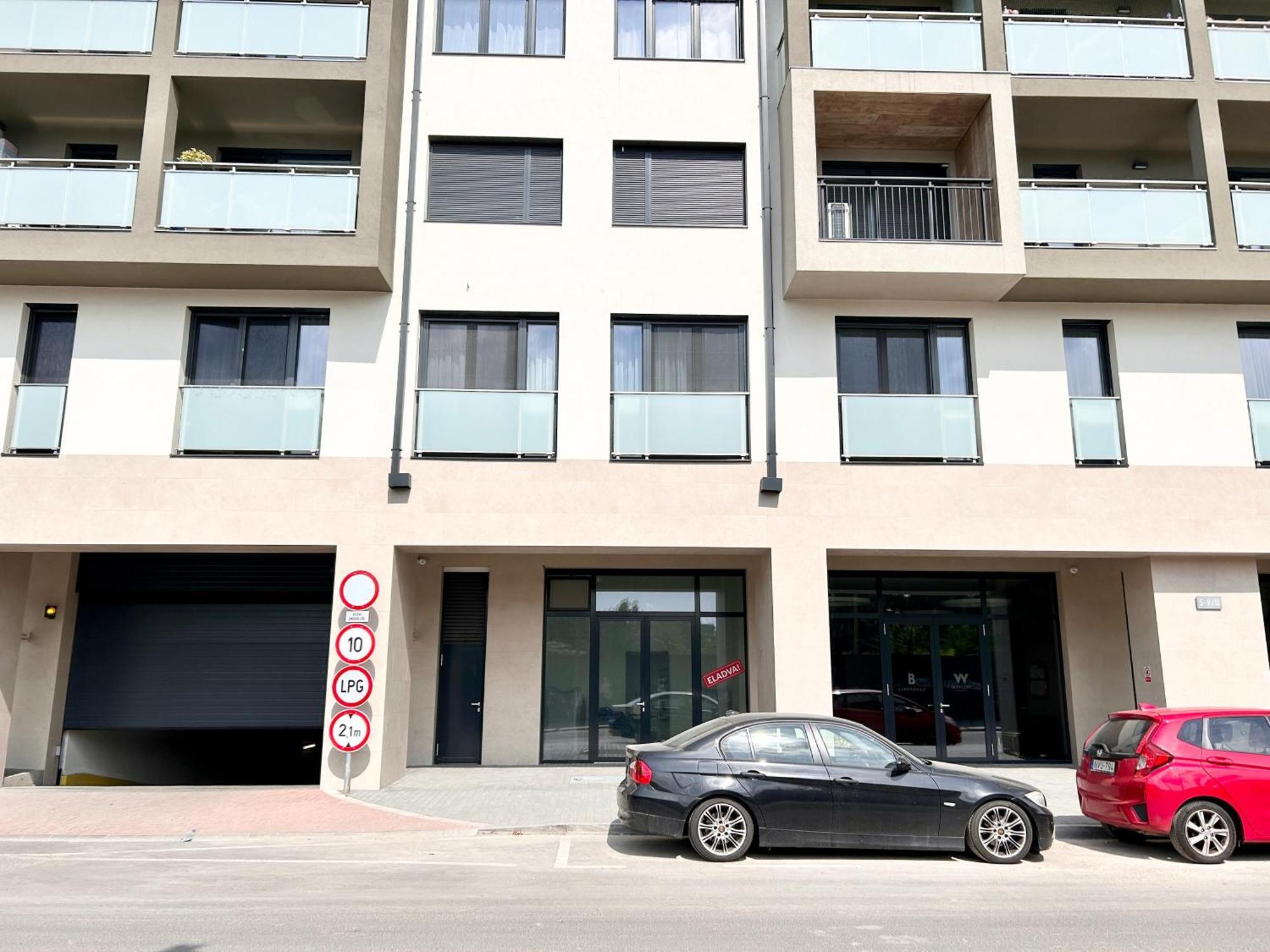 New 2022 Family&Friends Downtown Ac 3Br 2Ba Free Parking Big Balcony Near Metro&Train Station Self Check-In Apt Budapeszt Zewnętrze zdjęcie