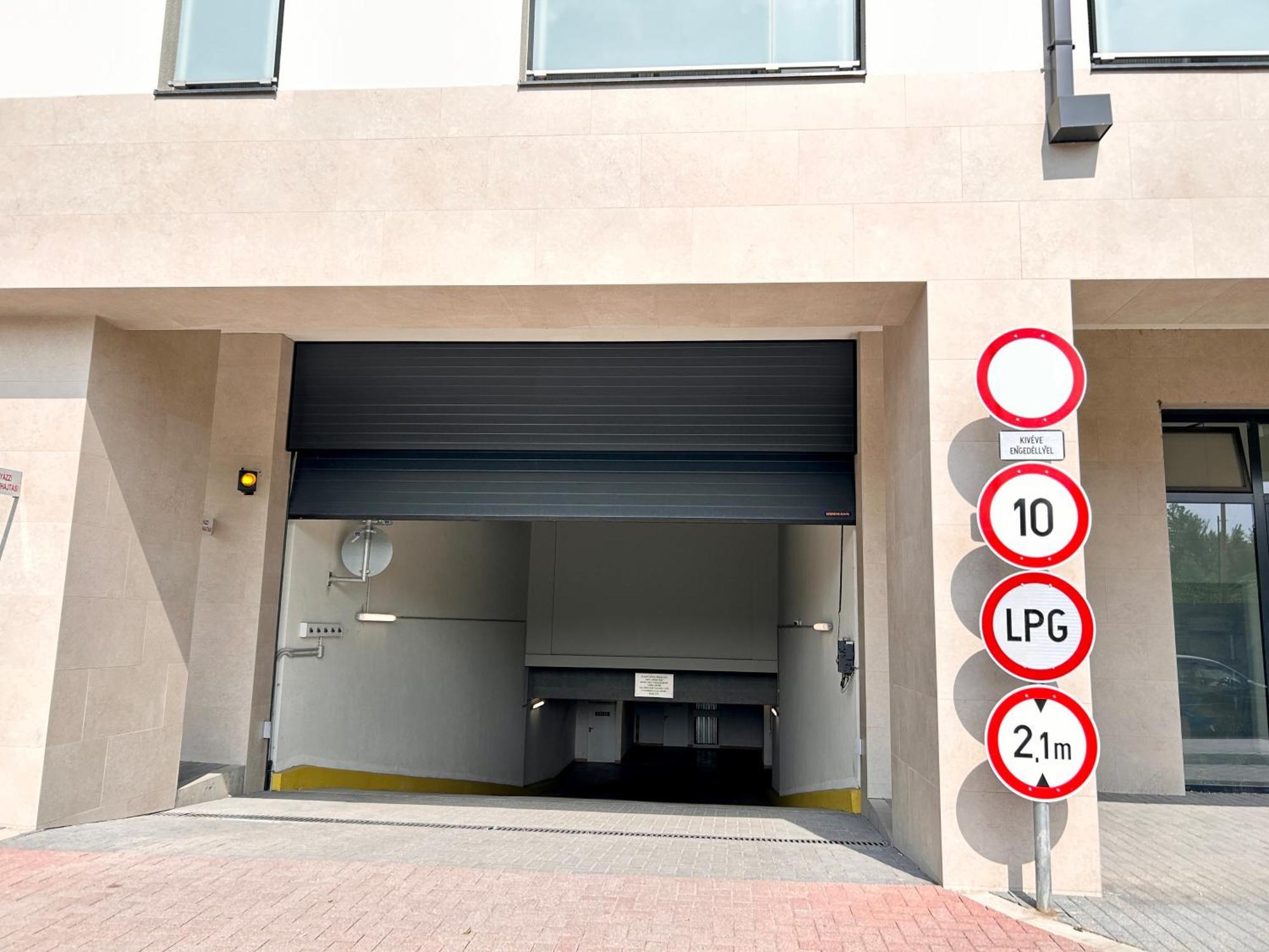 New 2022 Family&Friends Downtown Ac 3Br 2Ba Free Parking Big Balcony Near Metro&Train Station Self Check-In Apt Budapeszt Zewnętrze zdjęcie