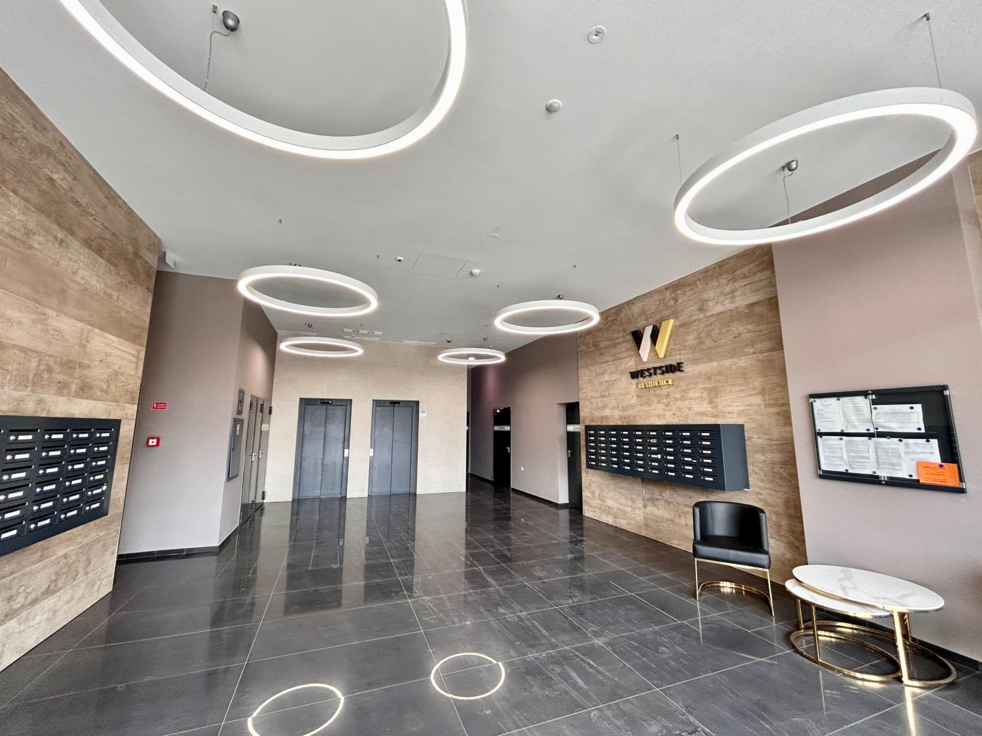 New 2022 Family&Friends Downtown Ac 3Br 2Ba Free Parking Big Balcony Near Metro&Train Station Self Check-In Apt Budapeszt Zewnętrze zdjęcie